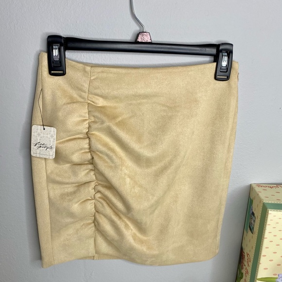NWT FREE PEOPLE Cinched Seam High Rise Slit Detail Tan Faux Suede Mini Skirt - Picture 9 of 9